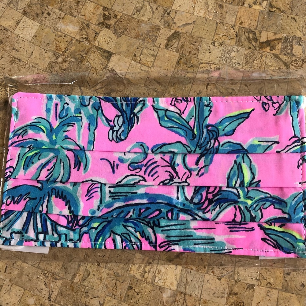 NWT Authentic Lilly Pulitzer Face Mask